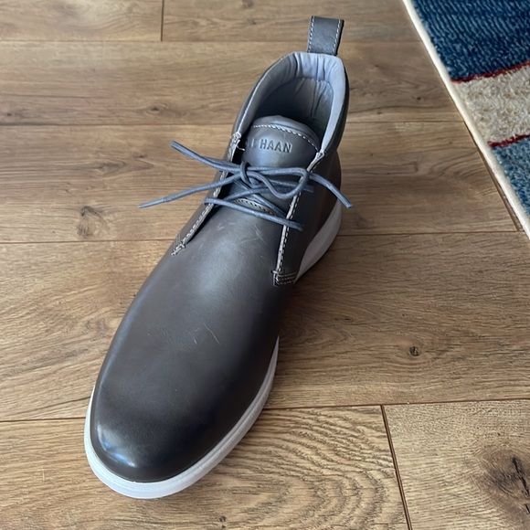 Cole Haan boots, size 9.5 , new condition - Picture 2 of 4